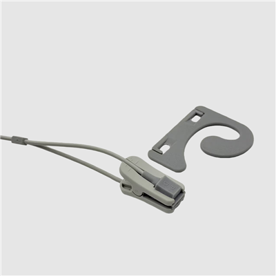 Dove dovrebbe essere agganciato il sensore Spo2 della clip auricolare?